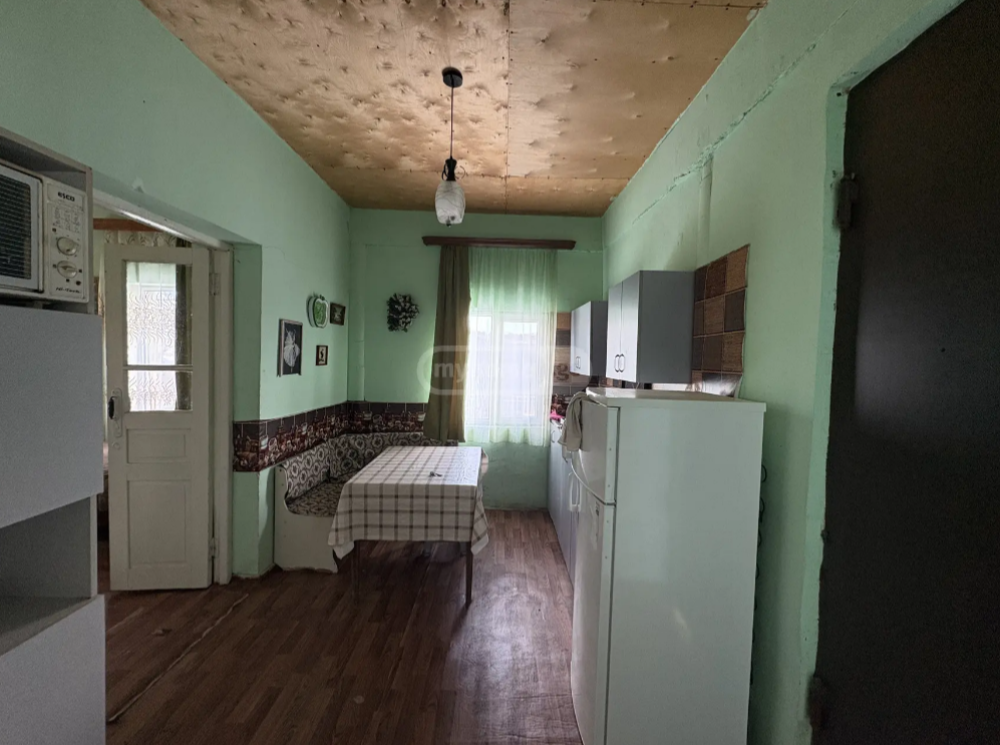 იყიდება 4 ოთახიანი აგარაკი საგარეჯოში